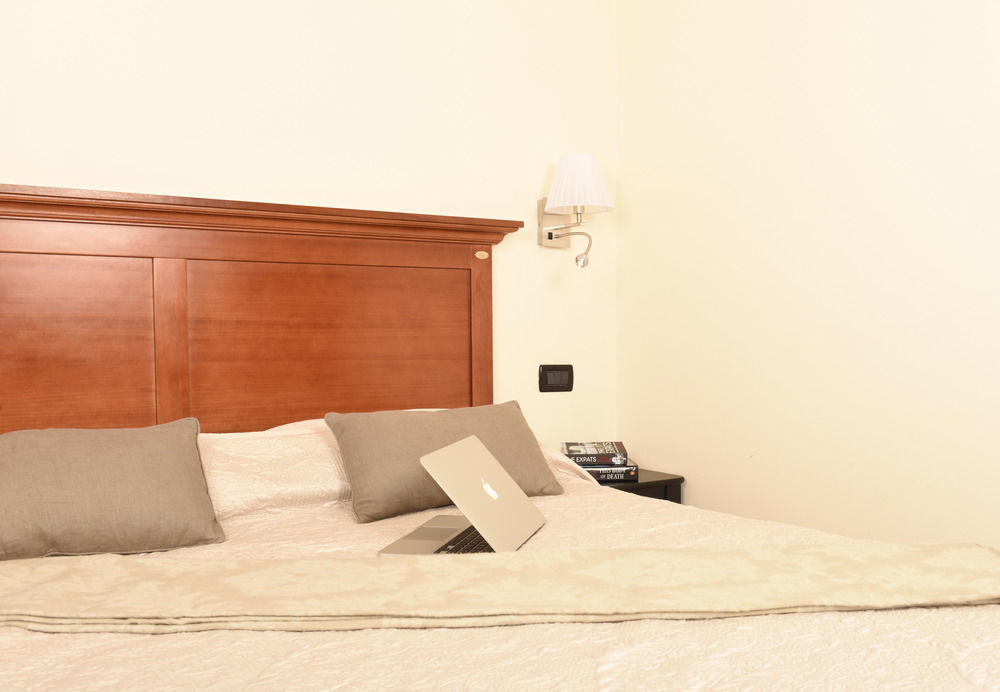 Residenza Roma Hotel Bagian luar foto